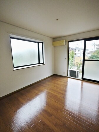 クイーンズコートの物件内観写真